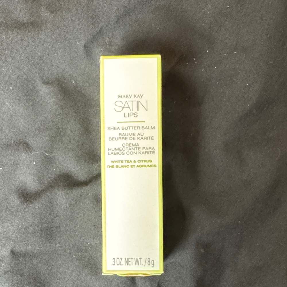 Mary Kay Satin Lips Lip Balm White Tea & Curtis NWT